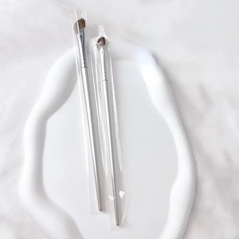 Precision Nose & Contour Shadow Brush packaging